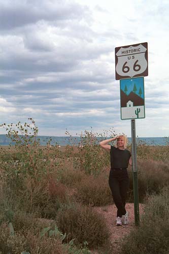 z0907-roadside-karoline