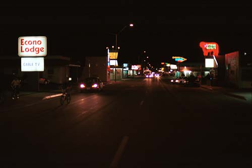 z0922-r66-williams-by-night